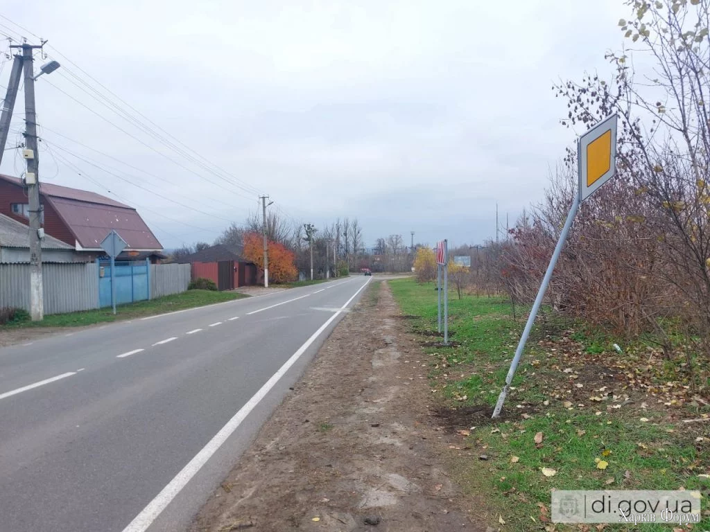 дорожные знаки повредили под Харьковом