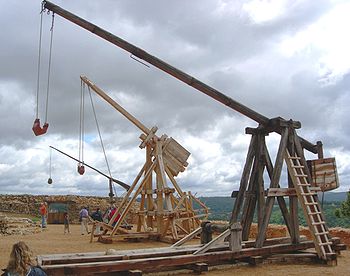 350px-Trebuchet_Castelnaud.jpg