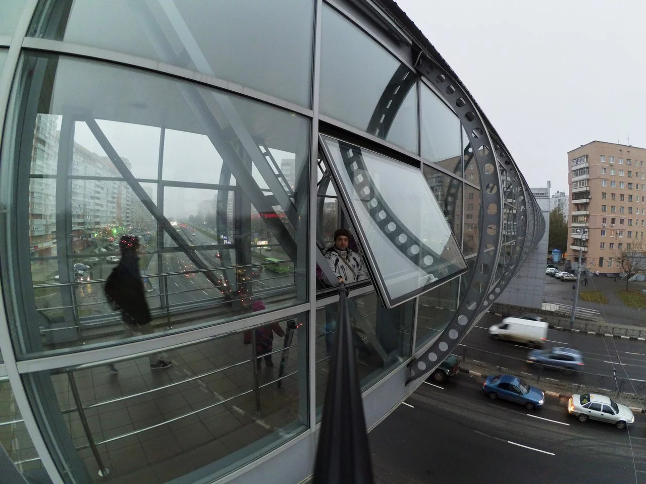 3dPed252vUU.webp