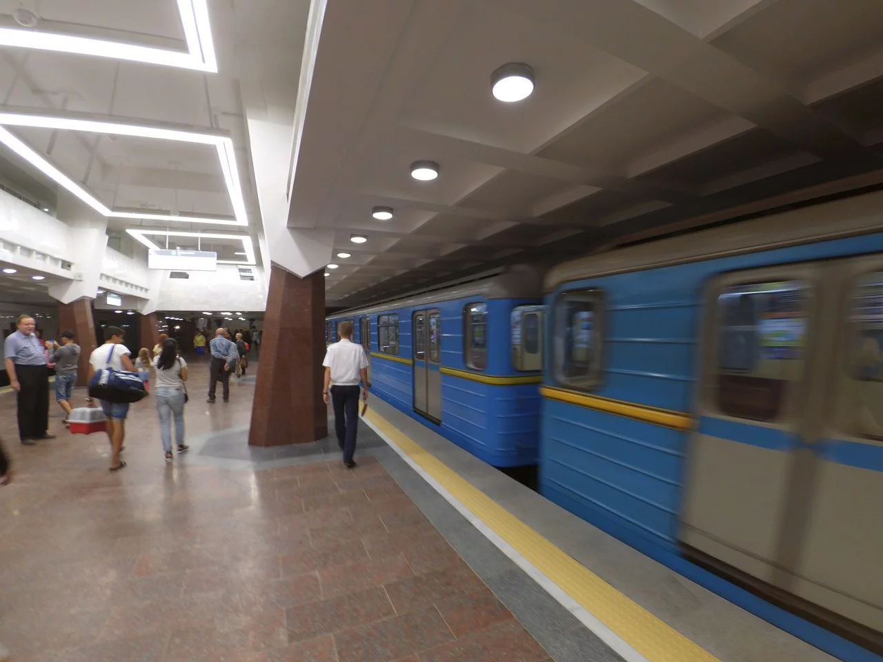 3Q3G_QVX08M.webp