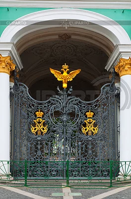 4047635-gate-of-winter-palace.webp