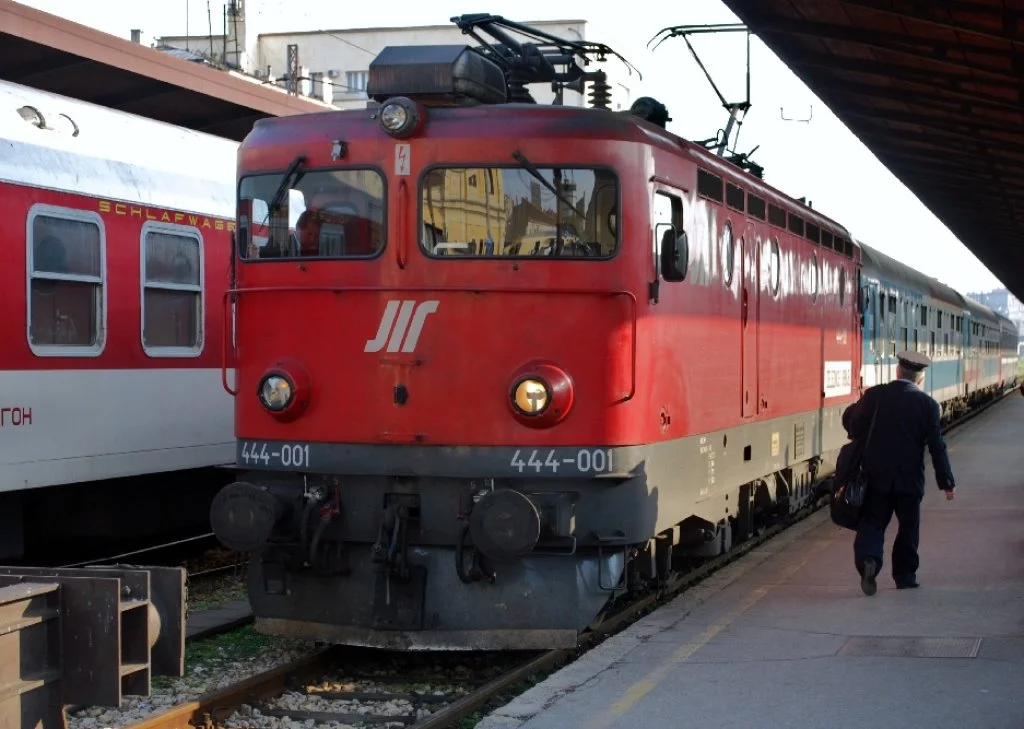 444-001-serbischen-eisenbahn-hat-ihren-426556.webp