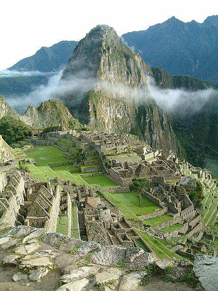 450px-Peru_Machu_Picchu_Sunrise.jpg