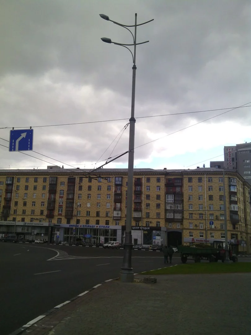 4yz0d-gF5co.webp