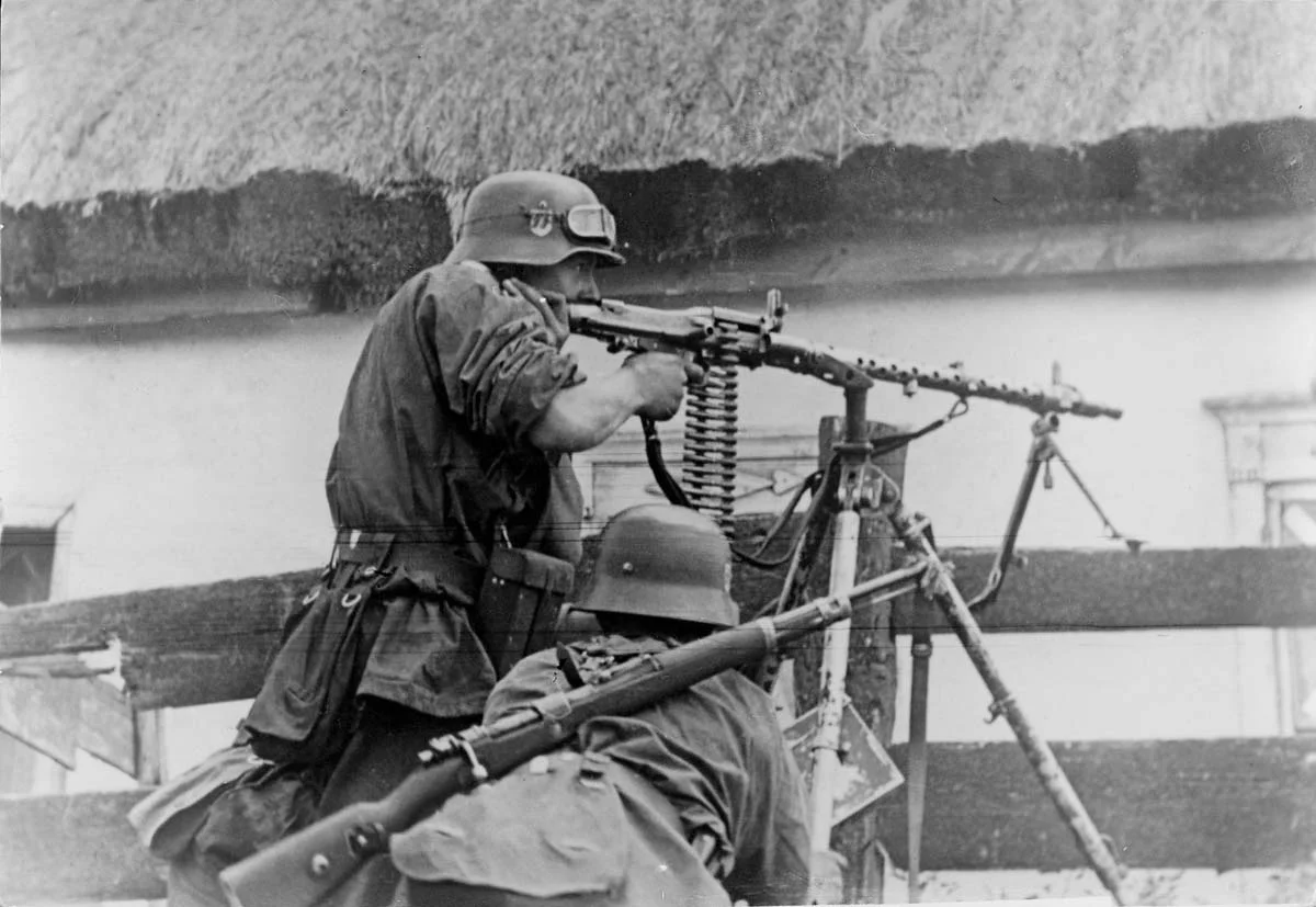 5-lafette-tripod-mounted-MG34.webp