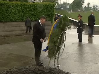 5bbc28f5074fe60dfa05683a.gif