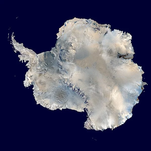 600px-Antarctica_6400px_from_Blue_Marble.webp