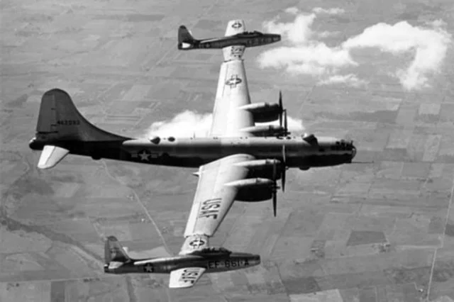 640px-Boeing_B-29_TomTom.webp