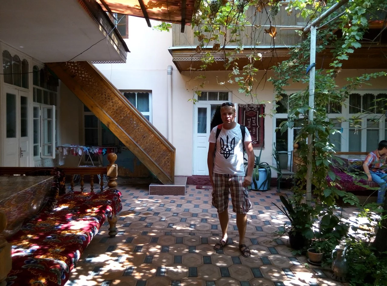 6ToHeMAUARE.webp