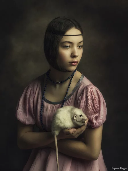 70359-one-eyeland-a-girl-with-rat-by-hanna-derecka.webp