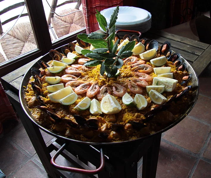 709px-Paella-Optik.webp