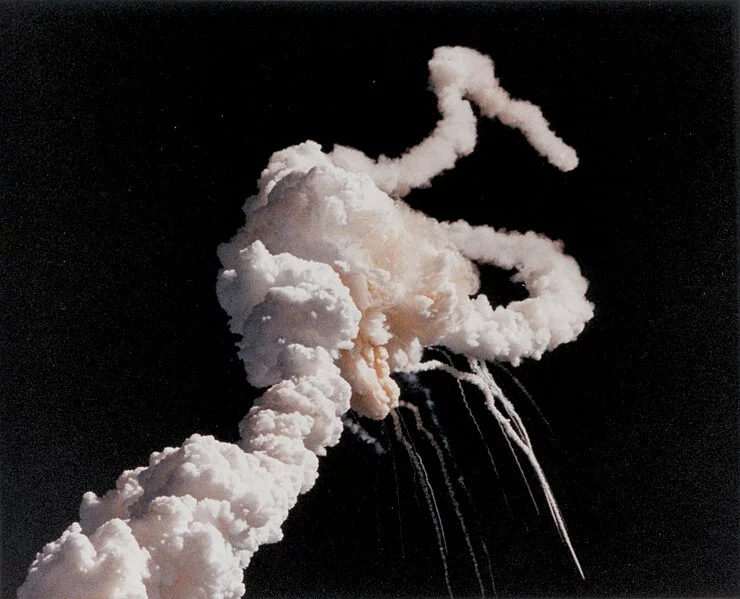 740px-Challenger_explosion.webp
