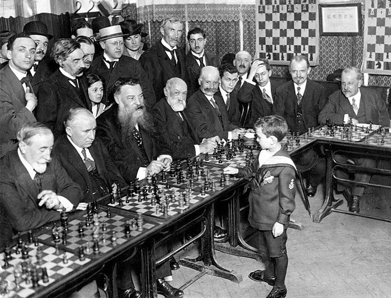 786px-Samuel_Reshevsky_versus_the_World.webp