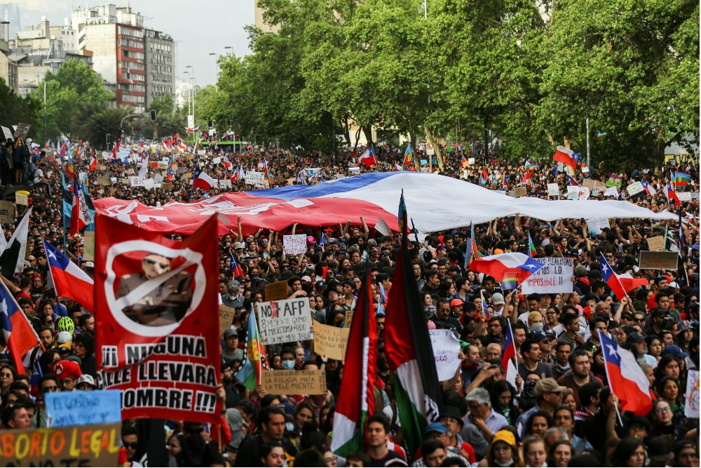 798881_RC1FF6BA4450_RTRMADP_3_CHILE-PROTESTS_d_850.jpg