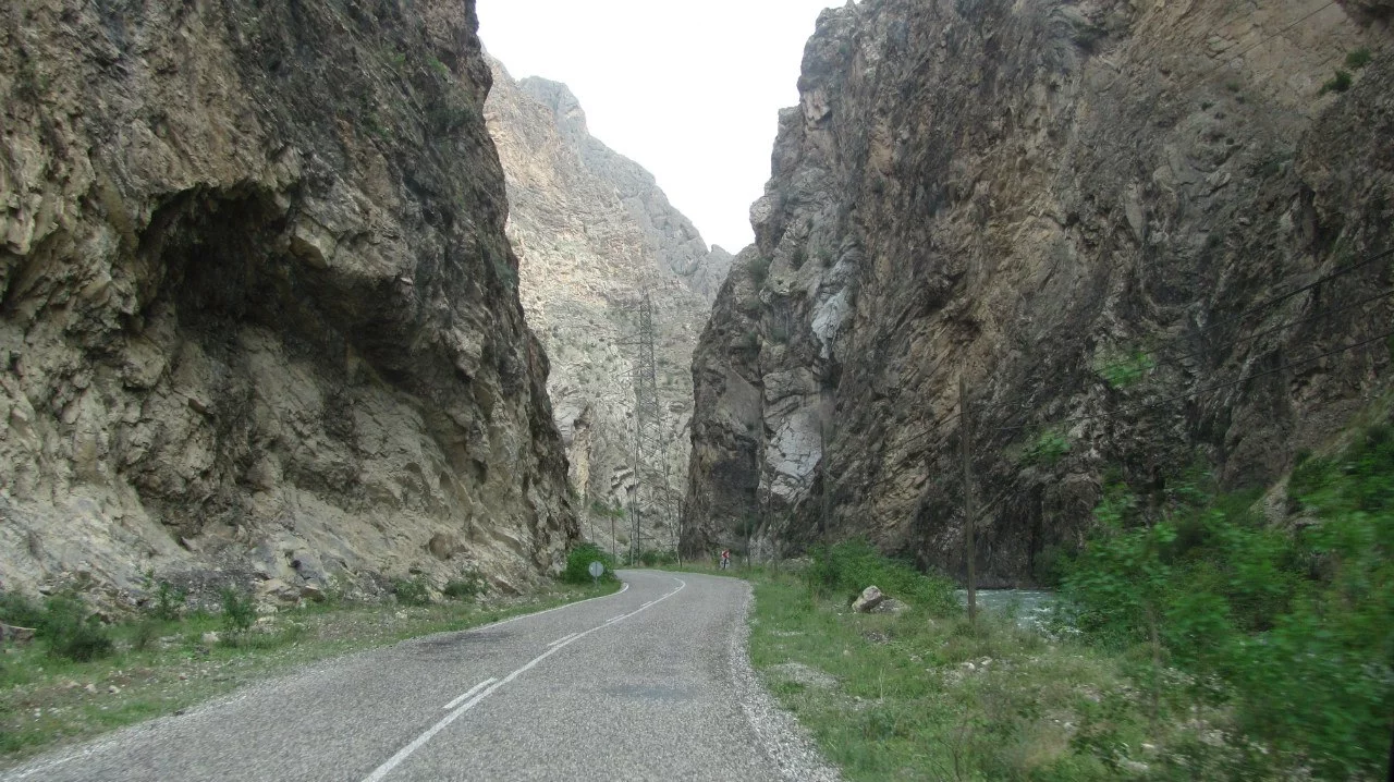 7buPaoVkldA.webp