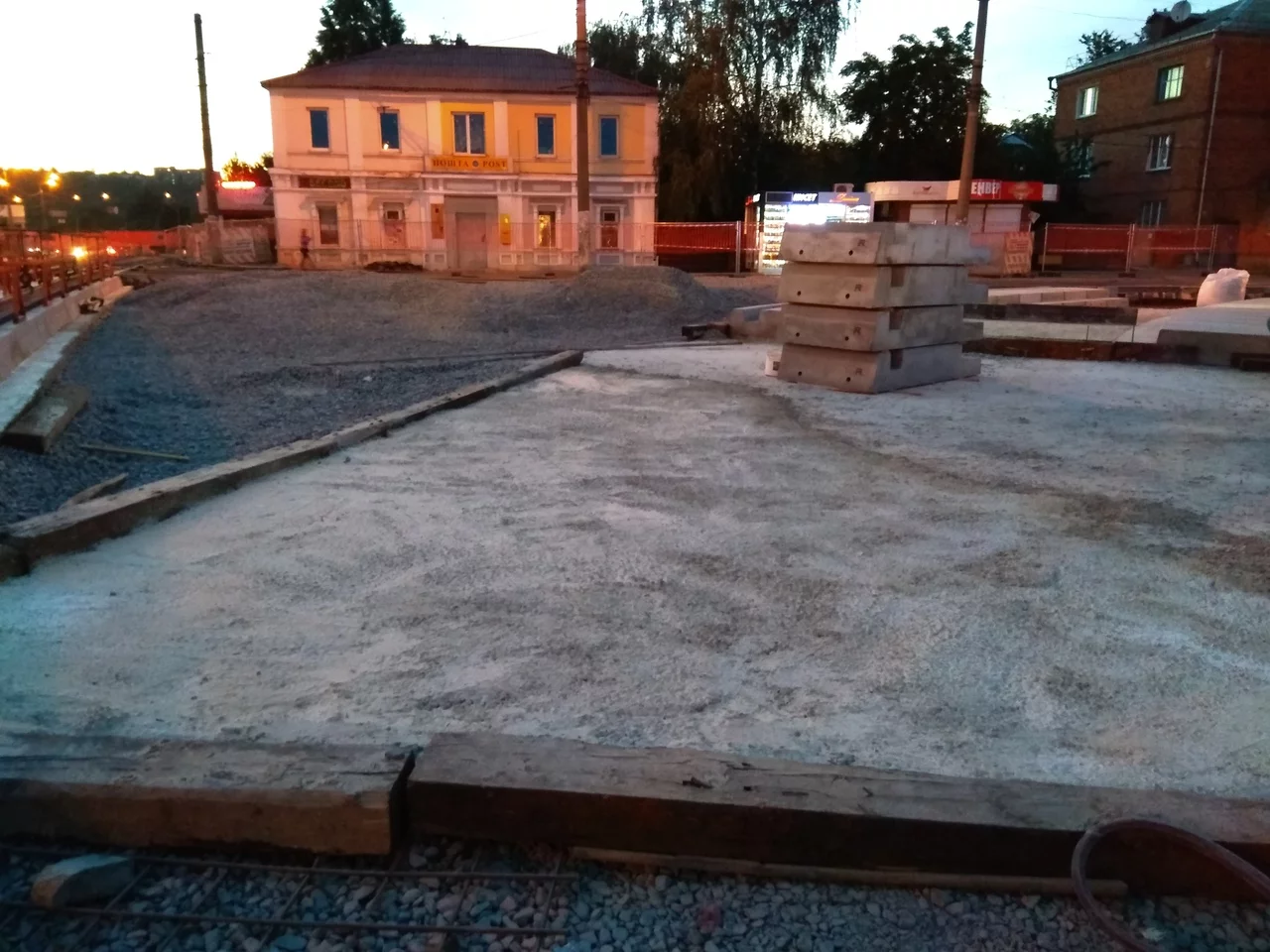 7j_Cza_W0_IB2_A.webp
