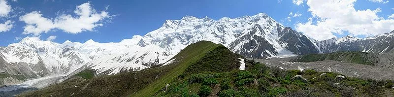 800px-ApproachingNangaParbat.webp