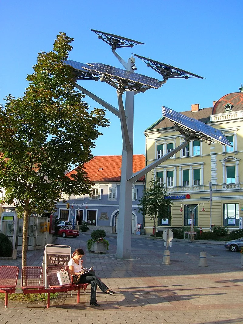 800px-Gleisdorf.Solarbaum.webp