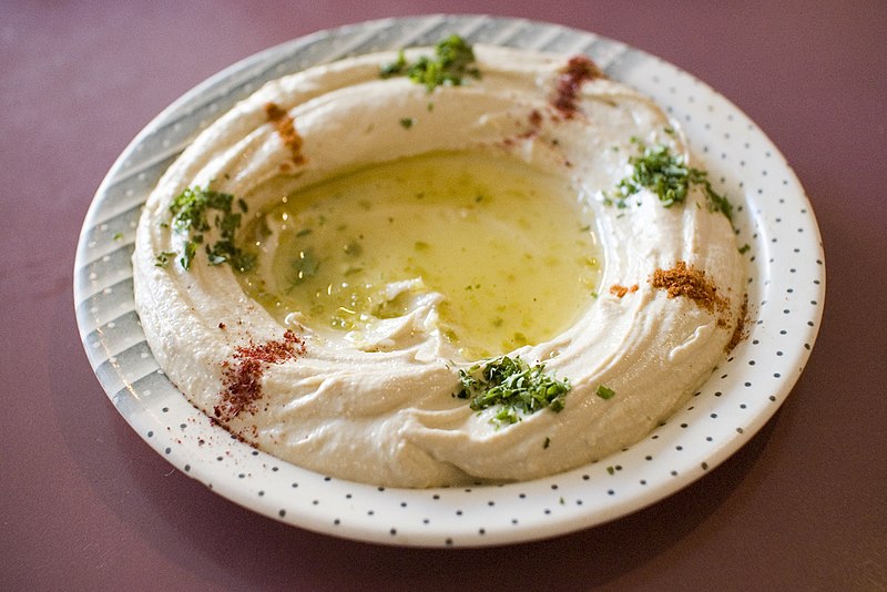 800px-Hummus_from_The_Nile.jpg