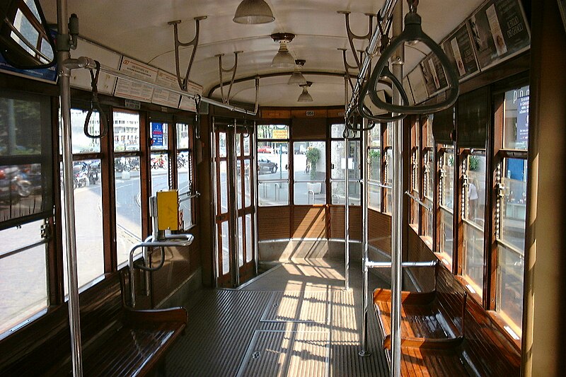 800px-Interior_of_Milan_tram.jpg