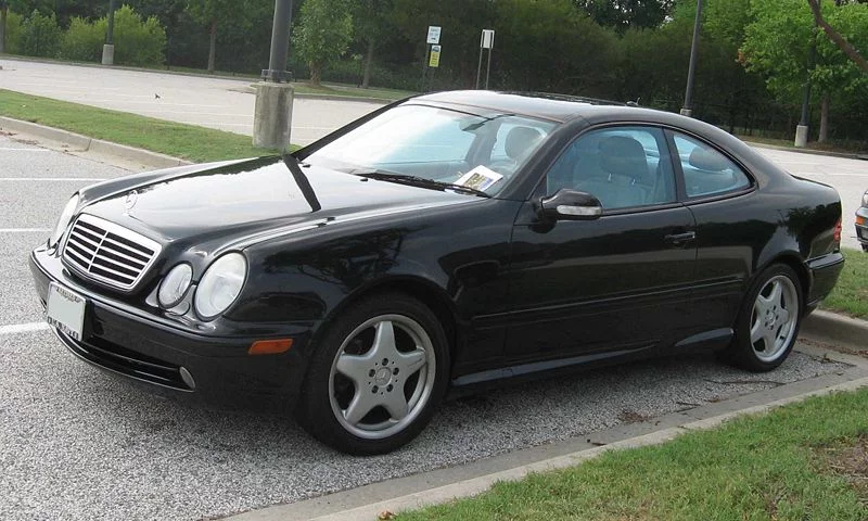 800px-Mercedes-Benz_CLK430.webp
