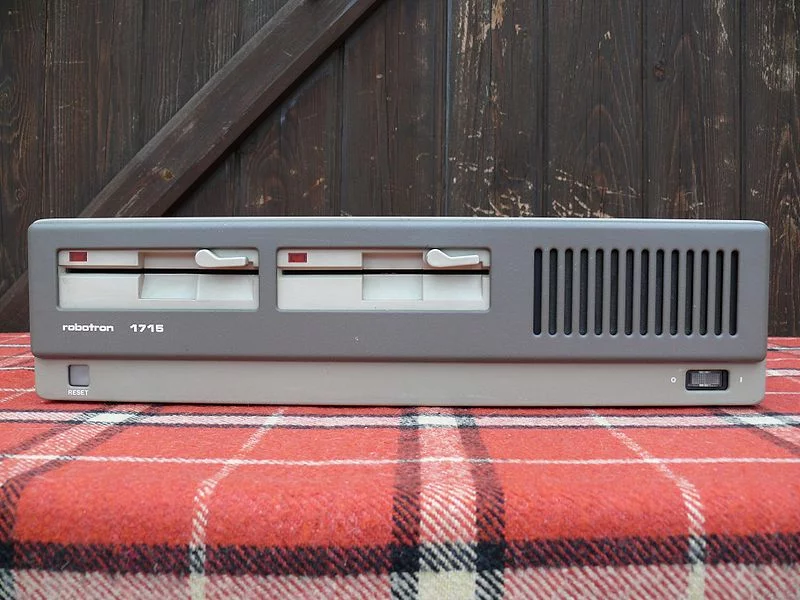 800px-RobotronPC1715.webp