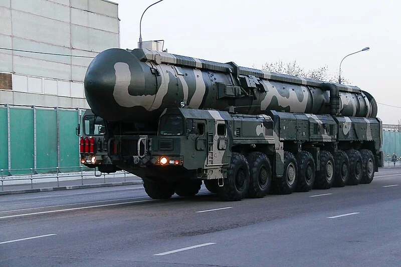 800px-Russian_RT-2UTTKh_Topol_M.webp