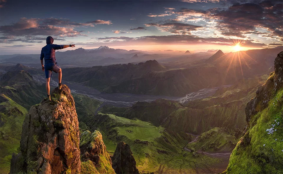 9sunset-over-beautiful-landscape-of-iceland.webp