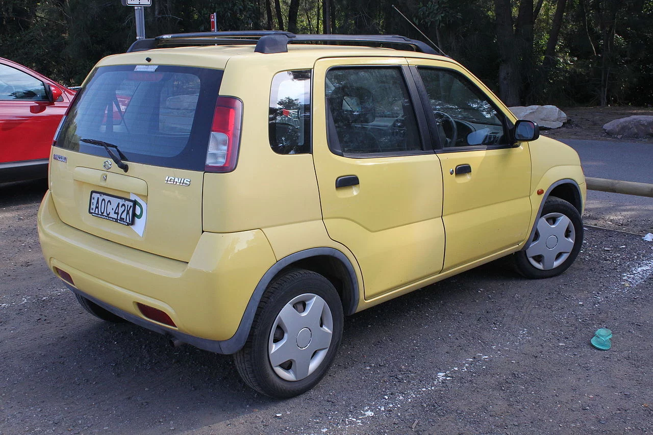 _%28RG413%29_GL_5-door_hatchback_%2826294012282%29.webp