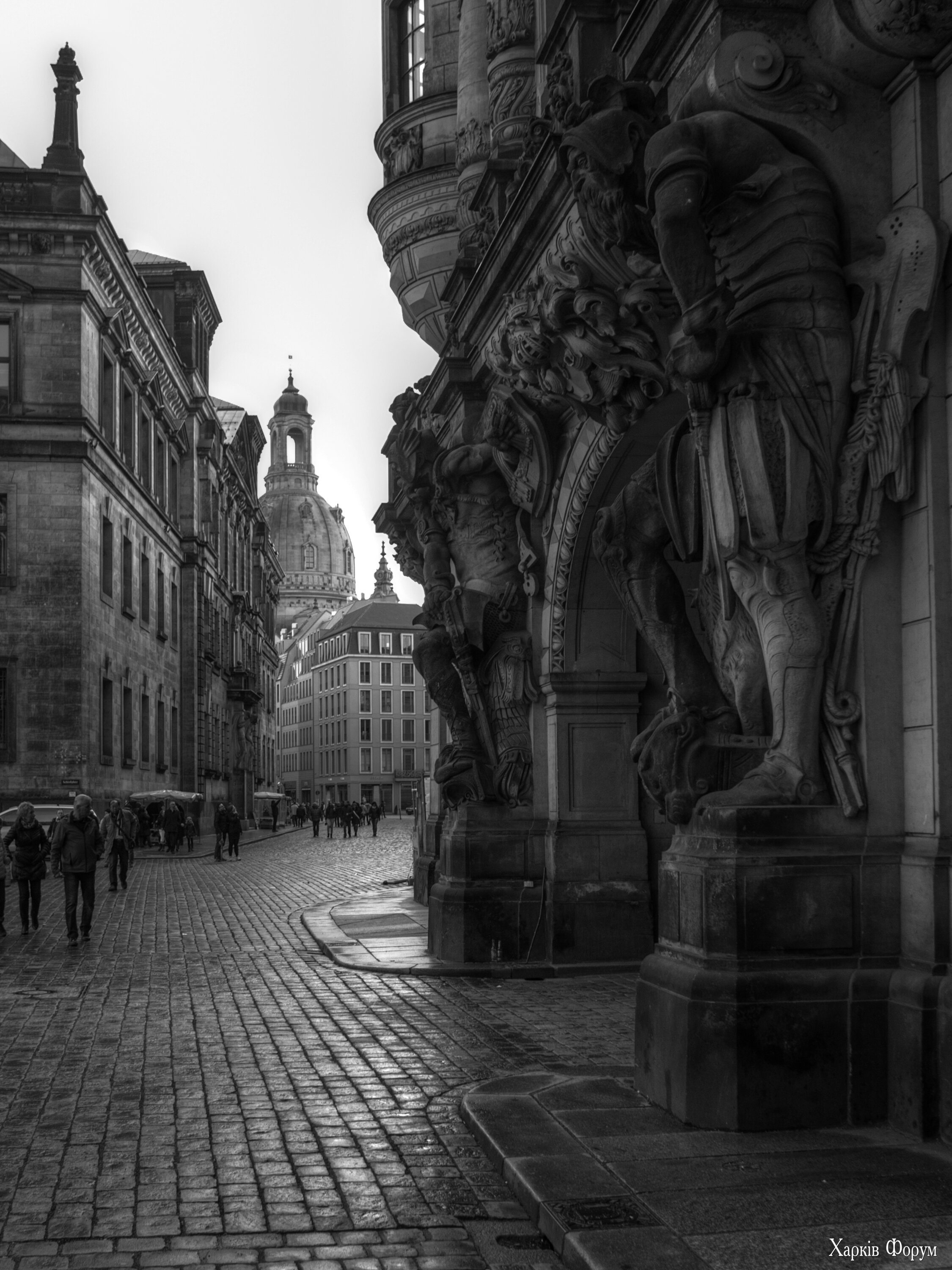 _2146012_-2_-3_-4_-5_tonemapped.jpg