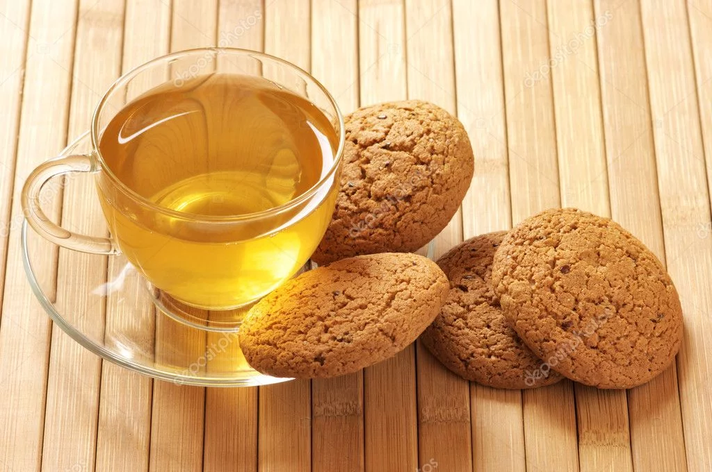 _2801390-stock-photo-green-tea-and-oatmeal-cookies.webp