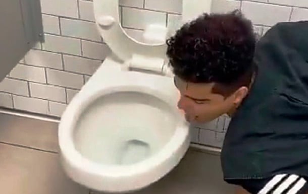 Absurdnyj-fleshmob-v-sotssetyah.jpg