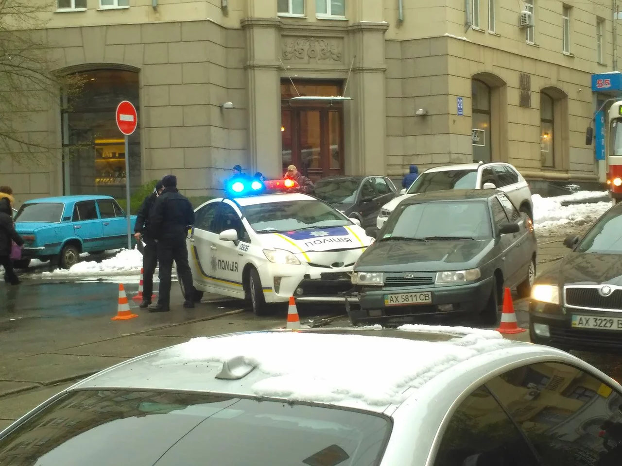 adjh6c.webp