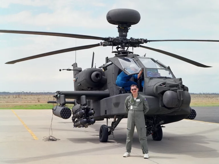 AH-64D-Longbow-Apache-Avalon-CKopp-1999-4S.webp