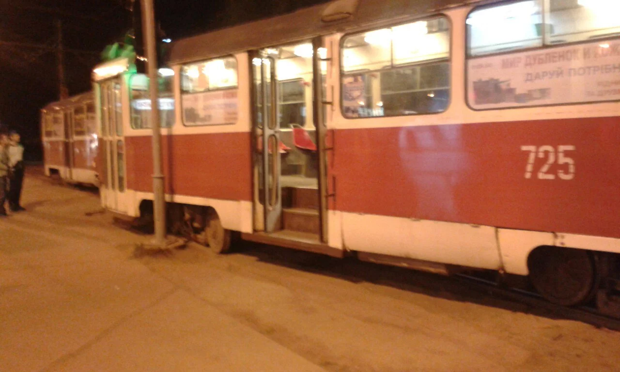 ahde8a.webp