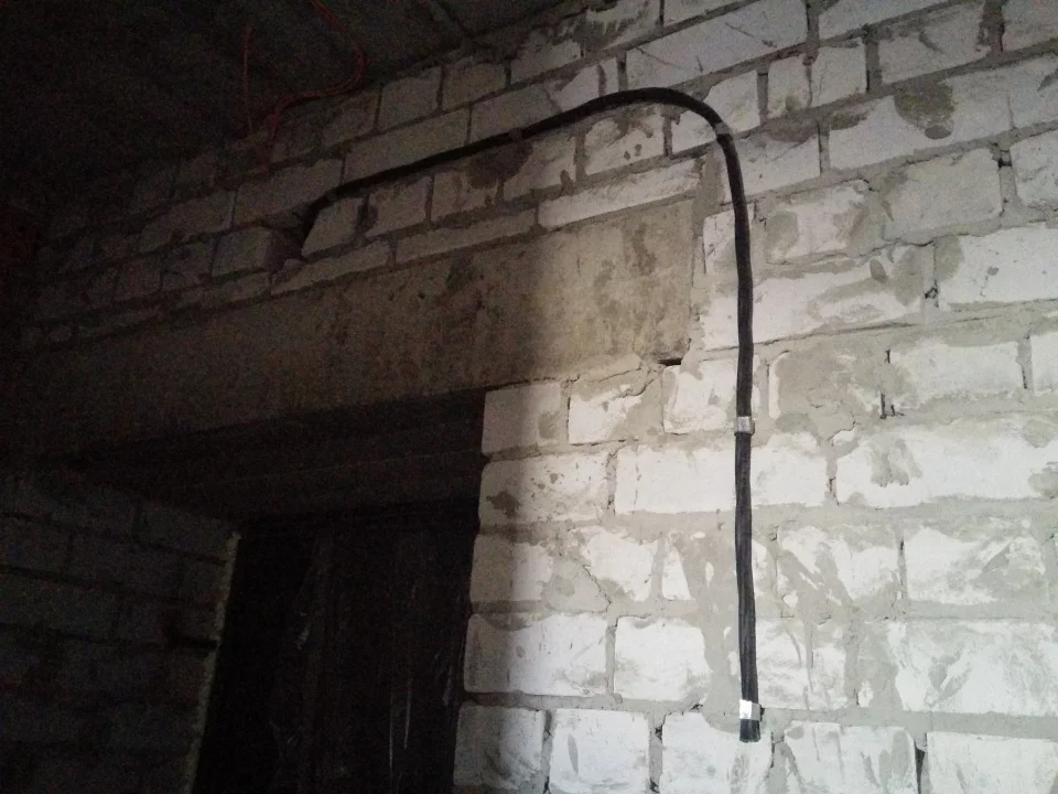 ahjg8b.webp