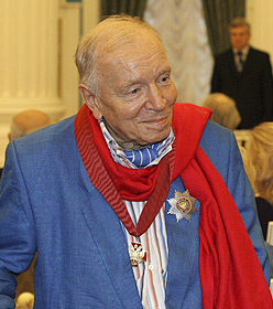 Andrey_Voznesenskiy.jpg