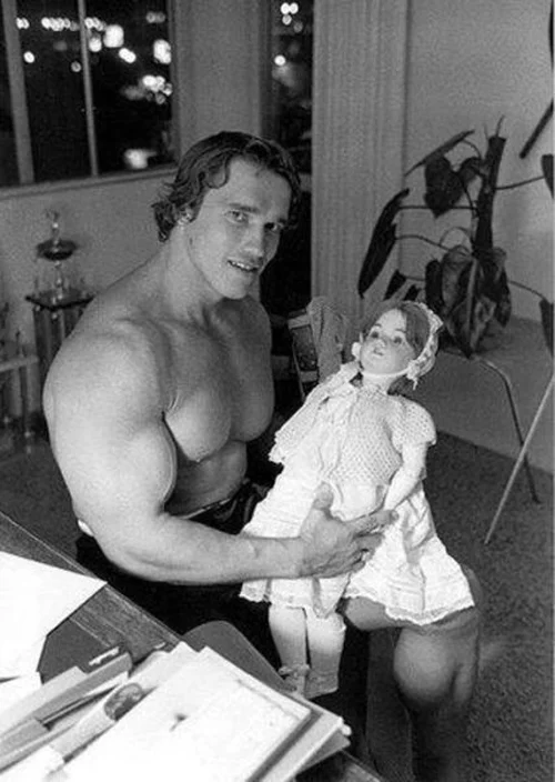 Arnold-schwarzenegger.webp