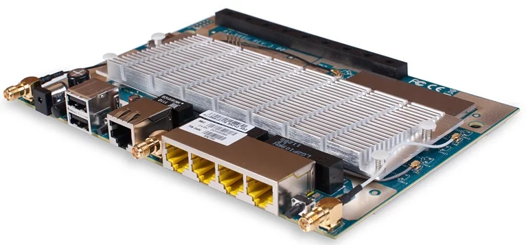 asus_rt-n66u_hardware_07.webp
