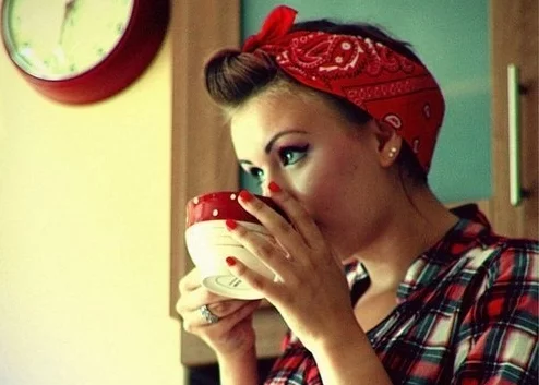 bandana-cup-girl-rockabilly-tea-Favim.com-106882.webp