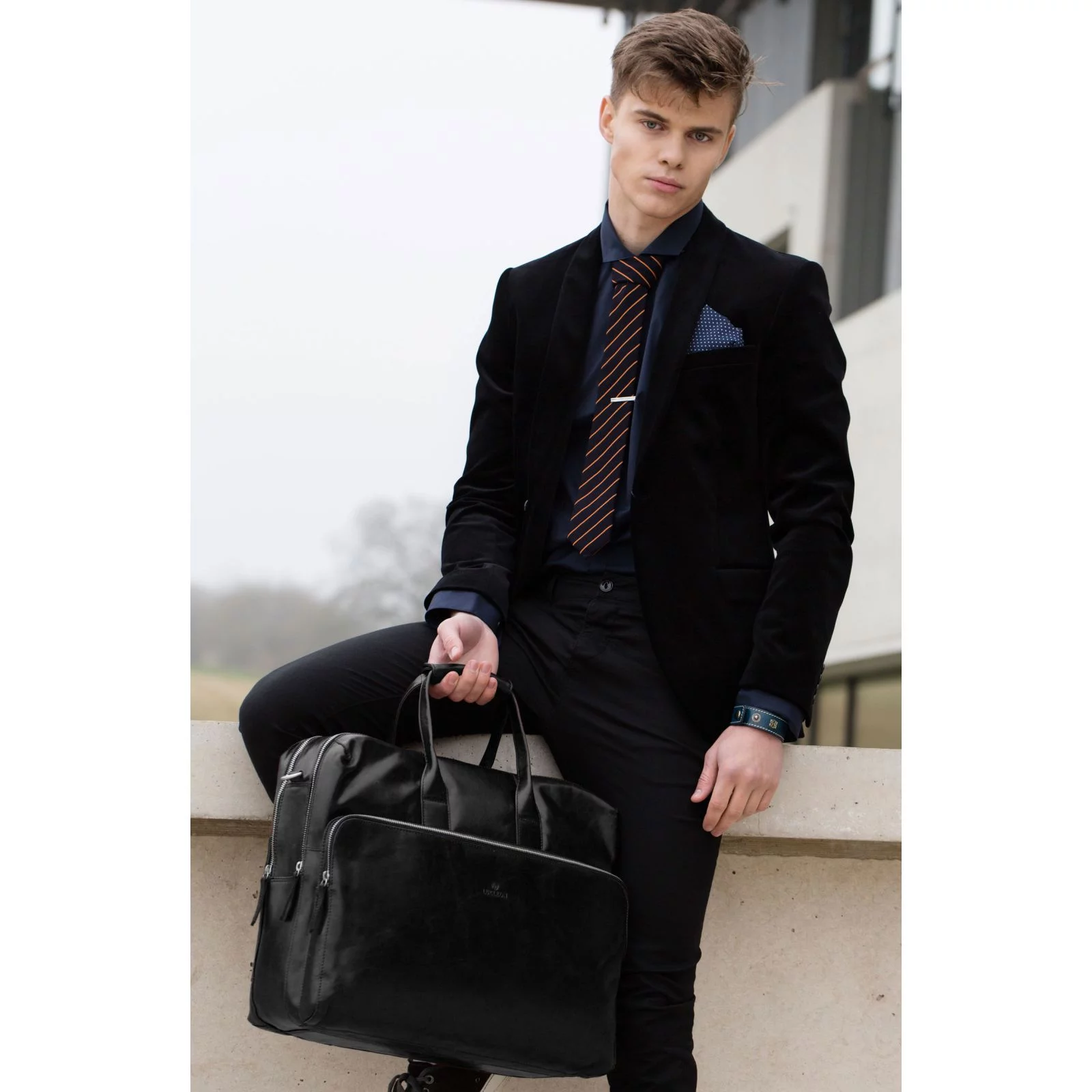 black3.webp