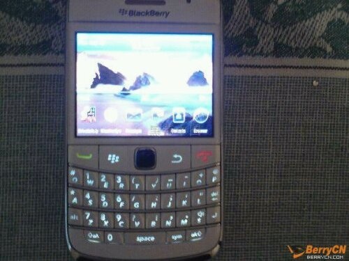 BlackBerry-Bold-9780.jpg