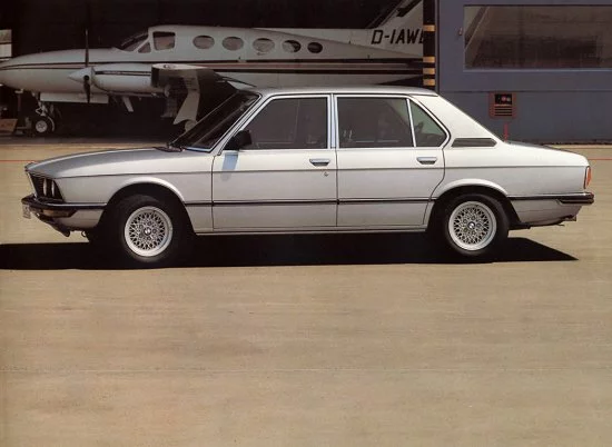 bmw-5-series-e12-10.webp