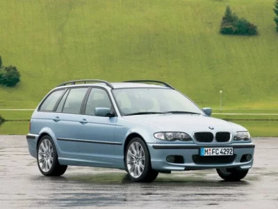 BMW_3%20Series_Wagon_2001.webp