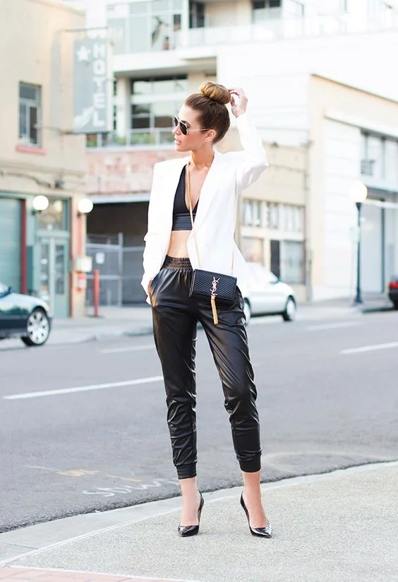 bralette-black.webp