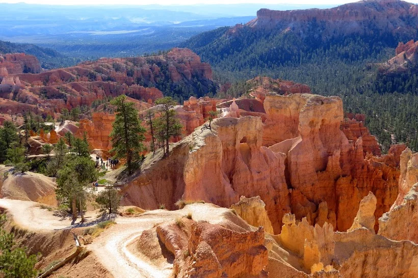 bryce-canyon-queens-garden-trail.webp