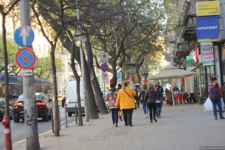 budapest-street-1_budapest_rotozeev.net_17-768x512.webp