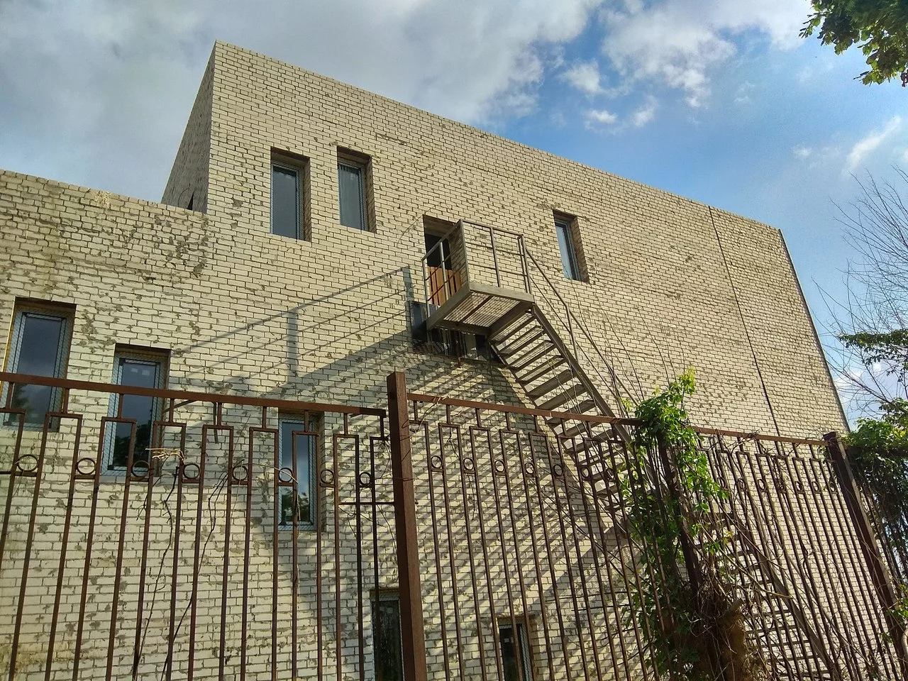 c3jgec.webp