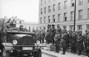 C_Polen%2C_Siegesparade%2C_Guderian%2C_Kriwoschein.webp