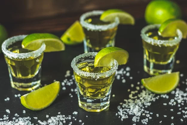 can-gold-tequila-shot-with-lime-and-salt_128103-31.webp